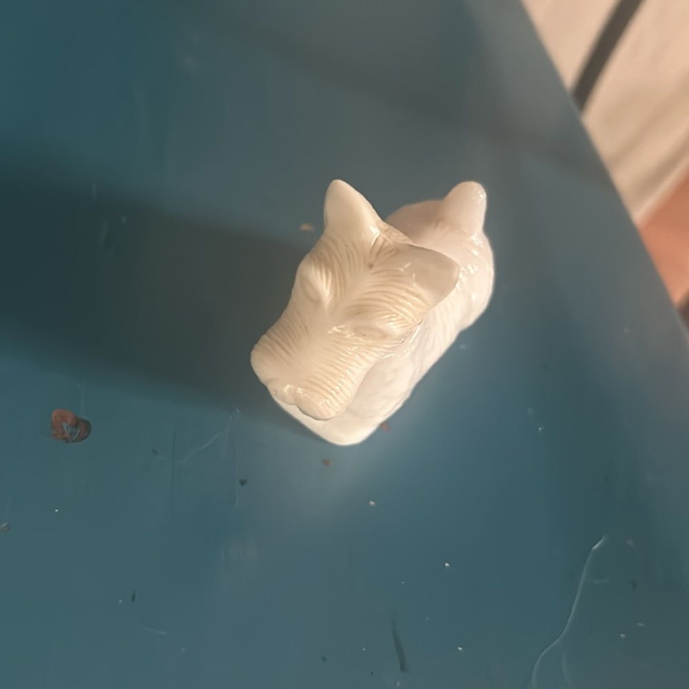 Vintage Milkglass Scottie Dog Fragrance Figurine - Picture 3 of 10